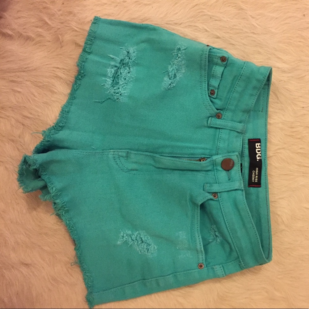 Green cut off High Rise Cheeky