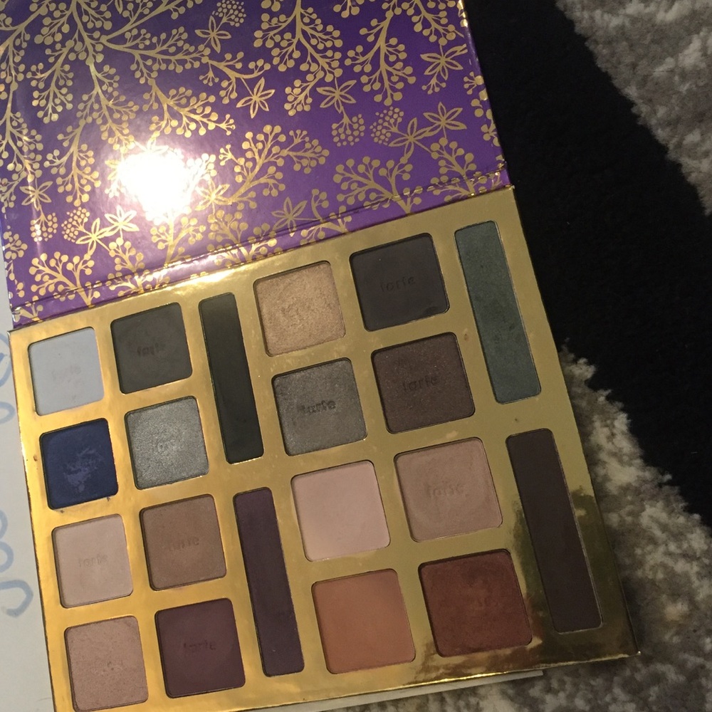 Limited edition Tarte holiday palette