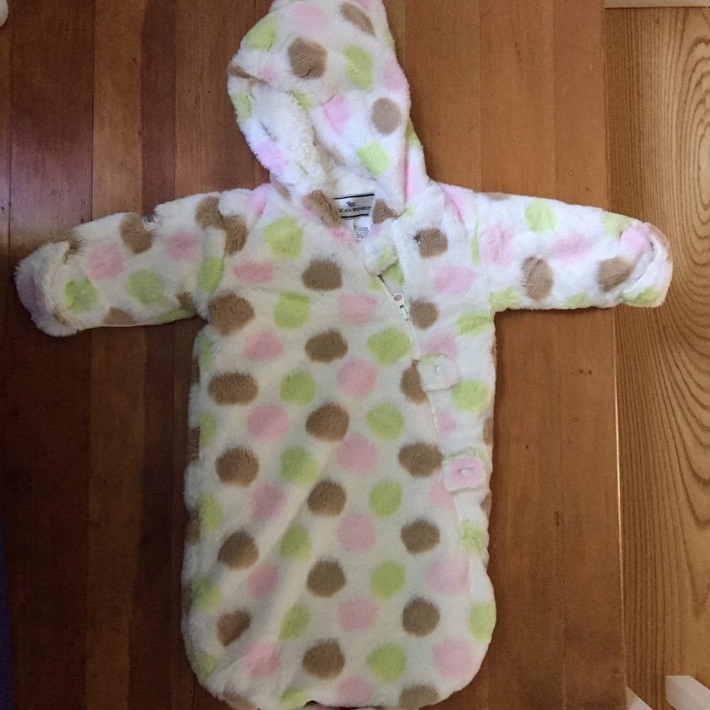 Polka dot faux fur pram