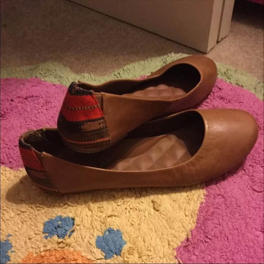 Reef brand brown leather flats