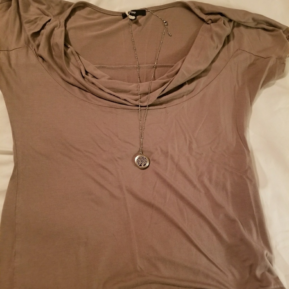 Gap small tee