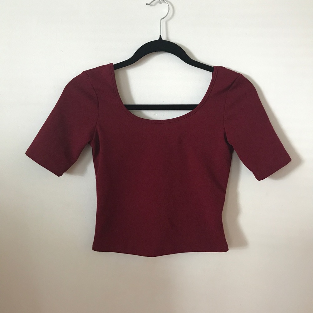 short-Sleeved Maroon Crop Top