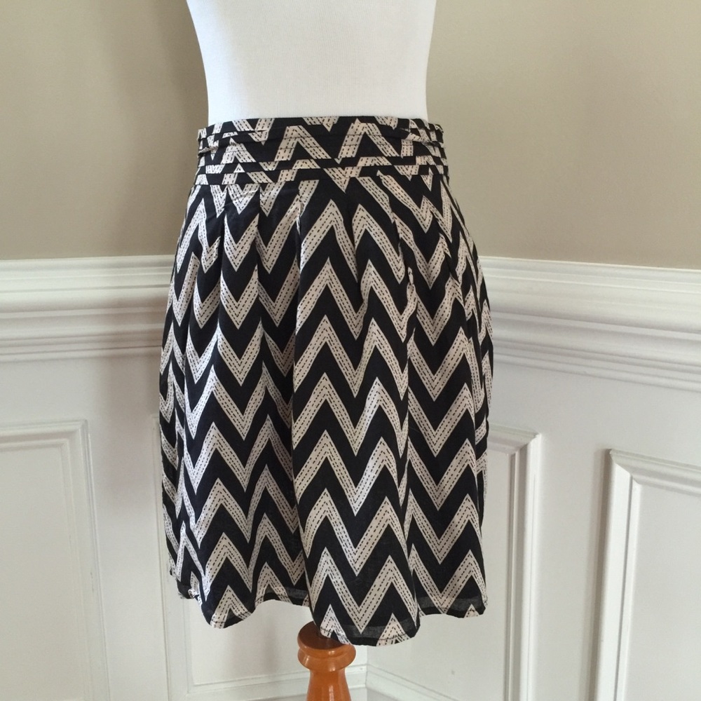 Cotton chevron black & cream a-line skirt size S