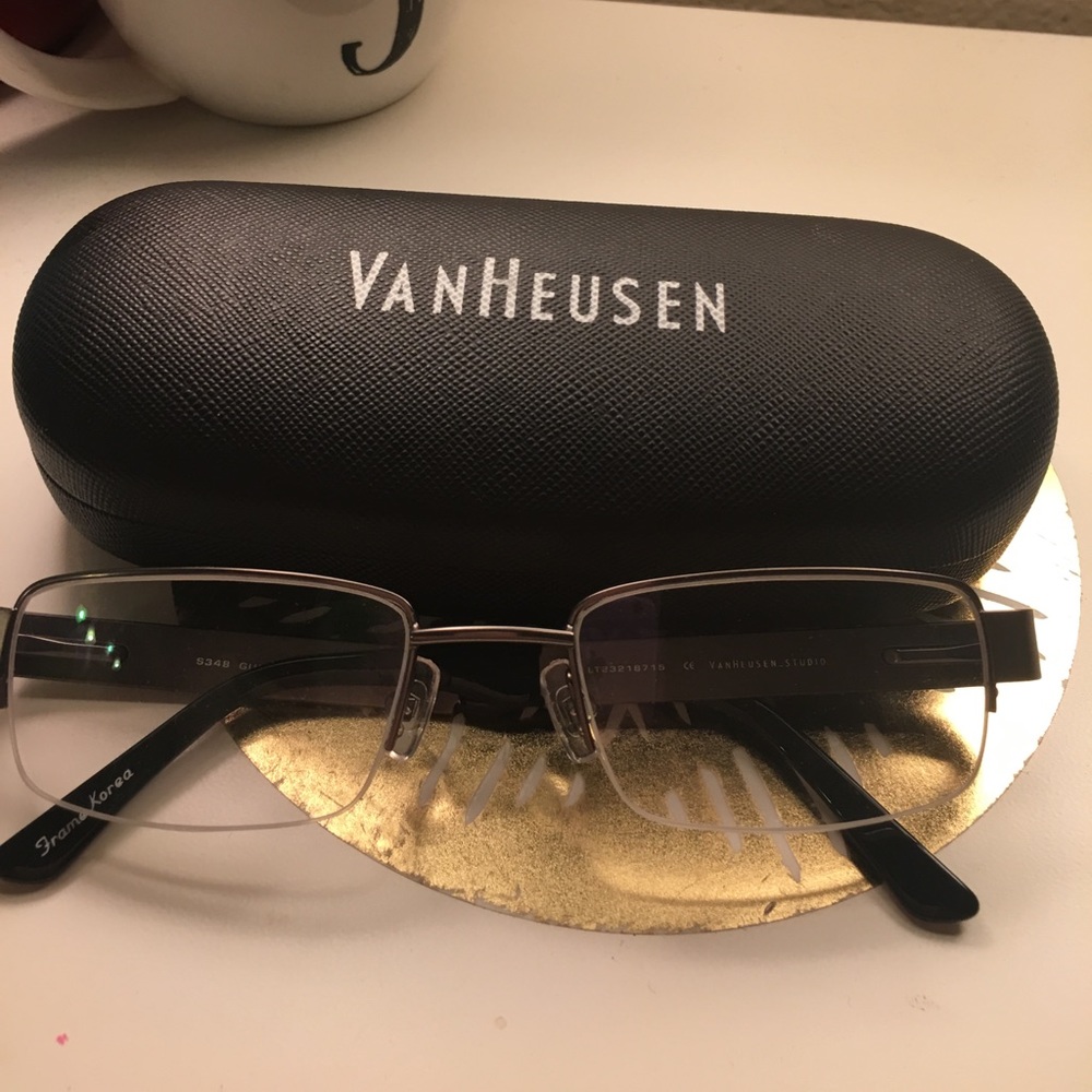 Brand new VanHeusen frame