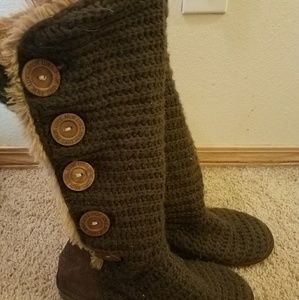 Muklucks size 7 boots