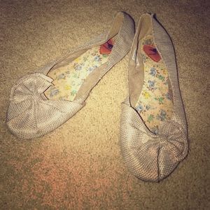 Flats w bow 😊😊