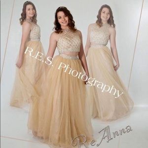 GORGEOUS PROM DRESS