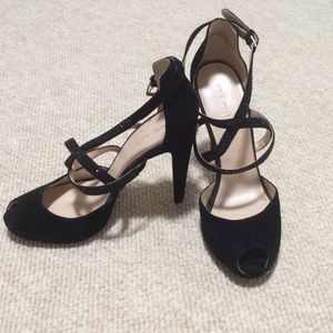 Nine West black strappy heels