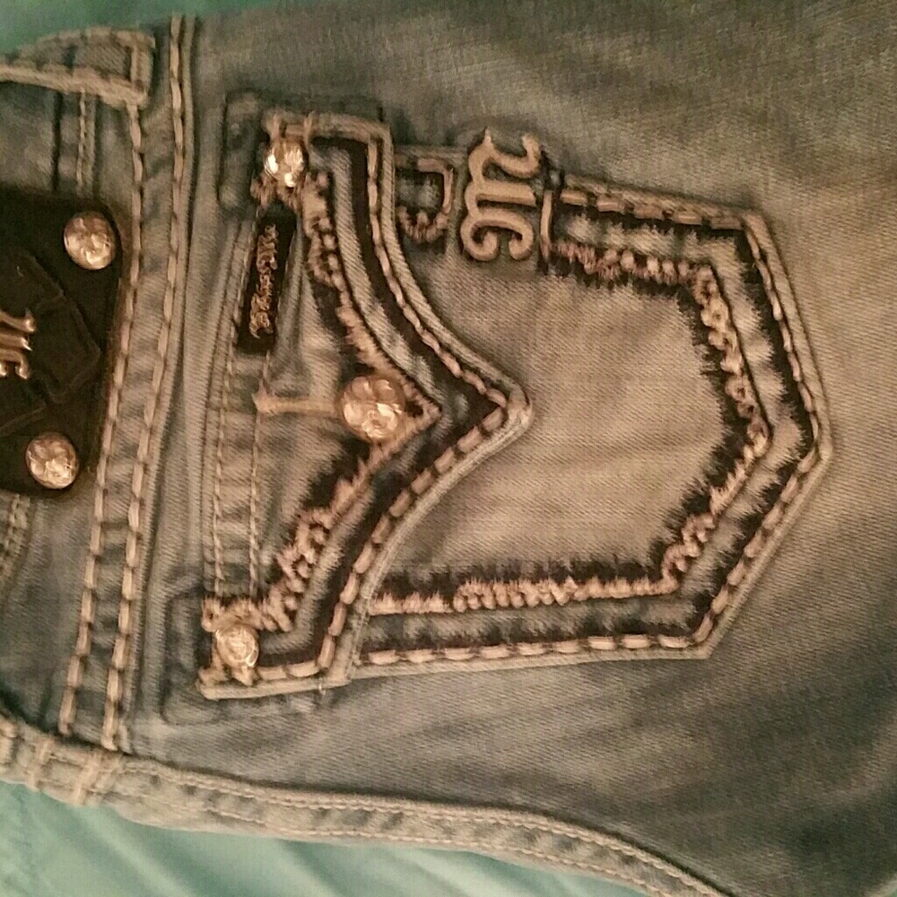 Miss Me capri shorts