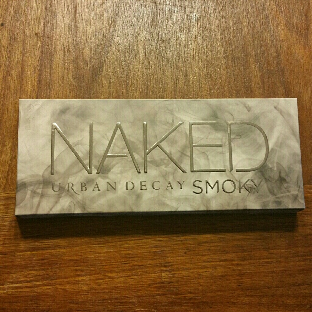 Urban Decay SMOKY Pallette.