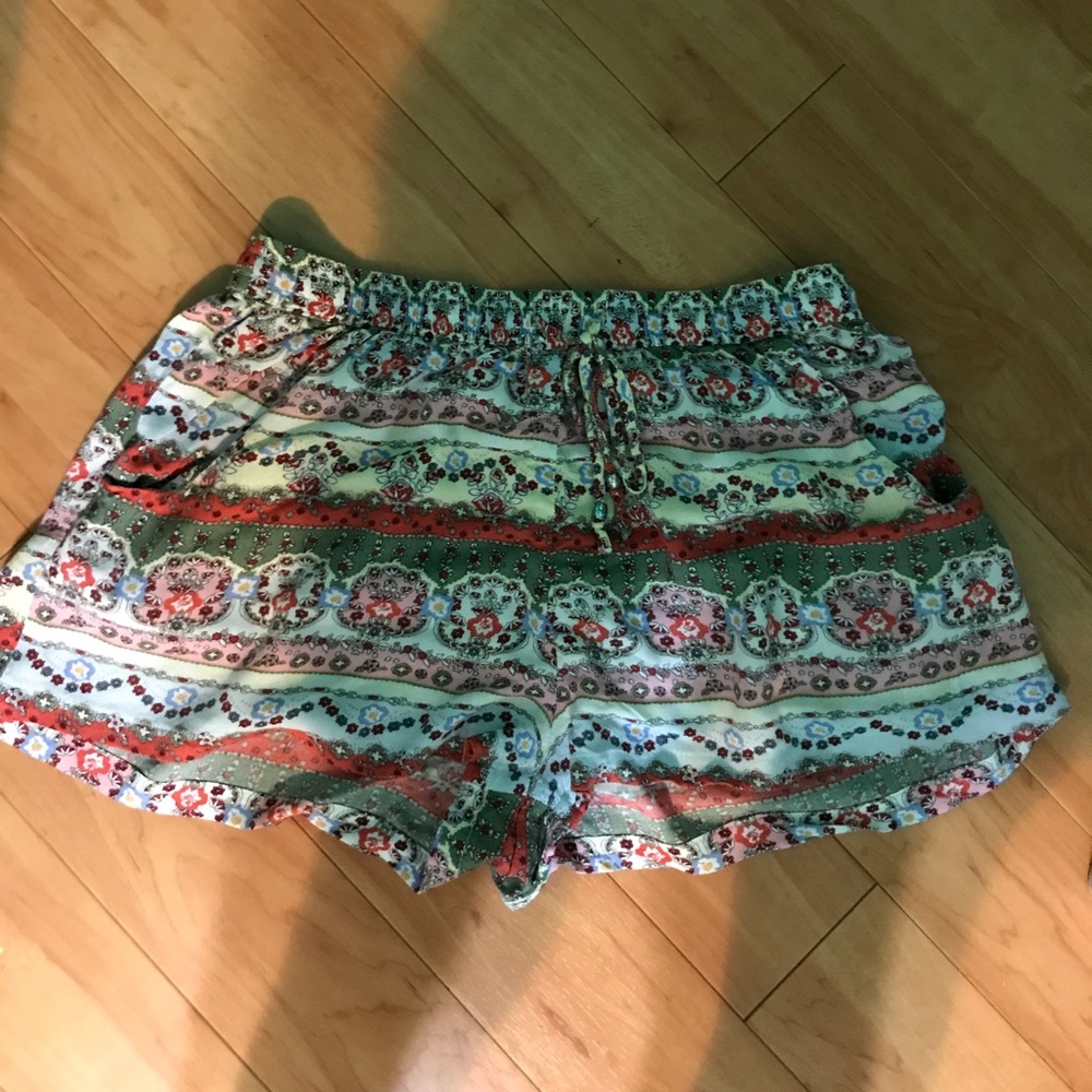 Loose-fitting Short