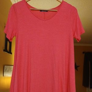 Coral short sleeve shirt..Perfect with leggings