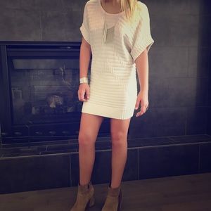 Trina Turk Cream Sleeveless Sweater
