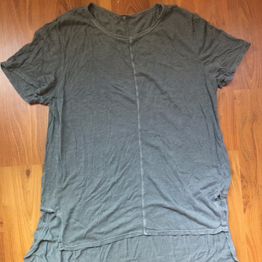 Gray short sleeved shirt