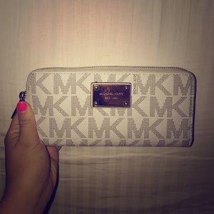 michael kors wallet