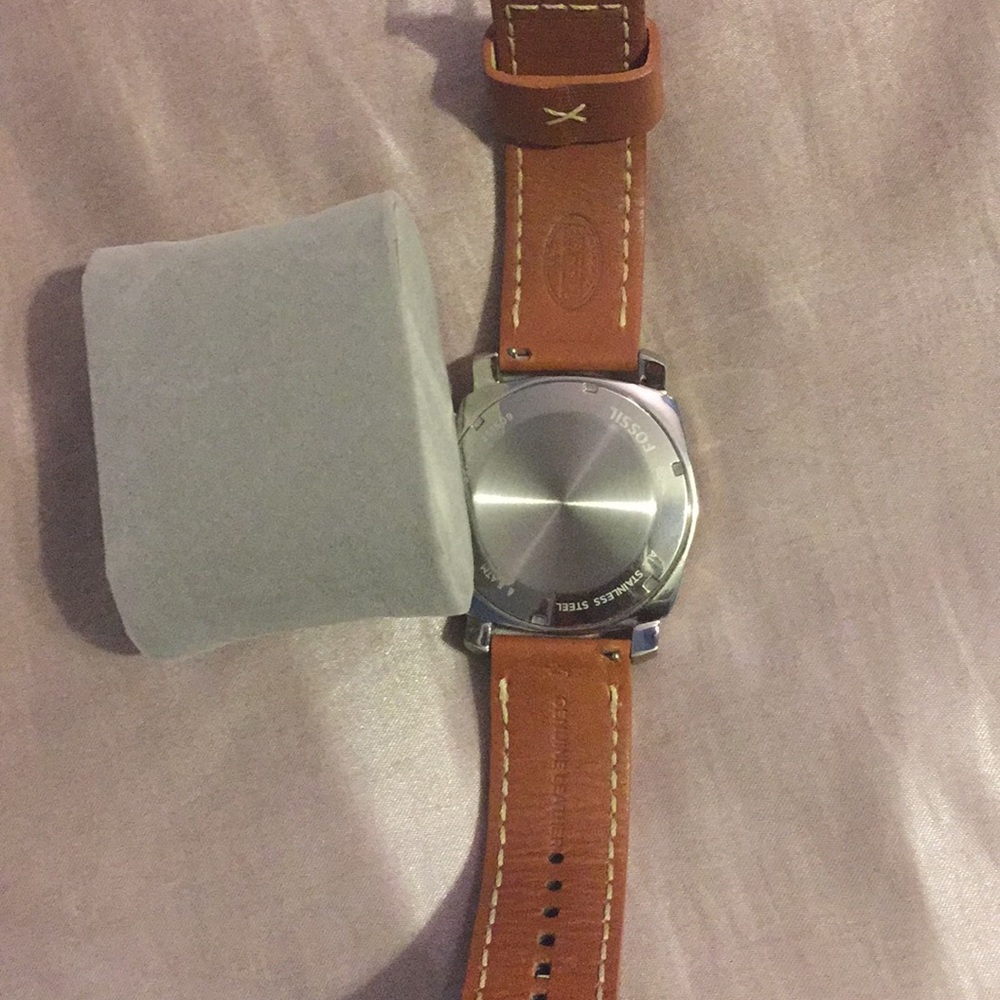 Fossil Watch - Picture 3 of 3