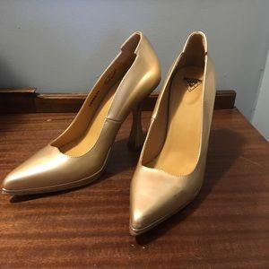 John Fluevog Queen of the Skies Midas Pump