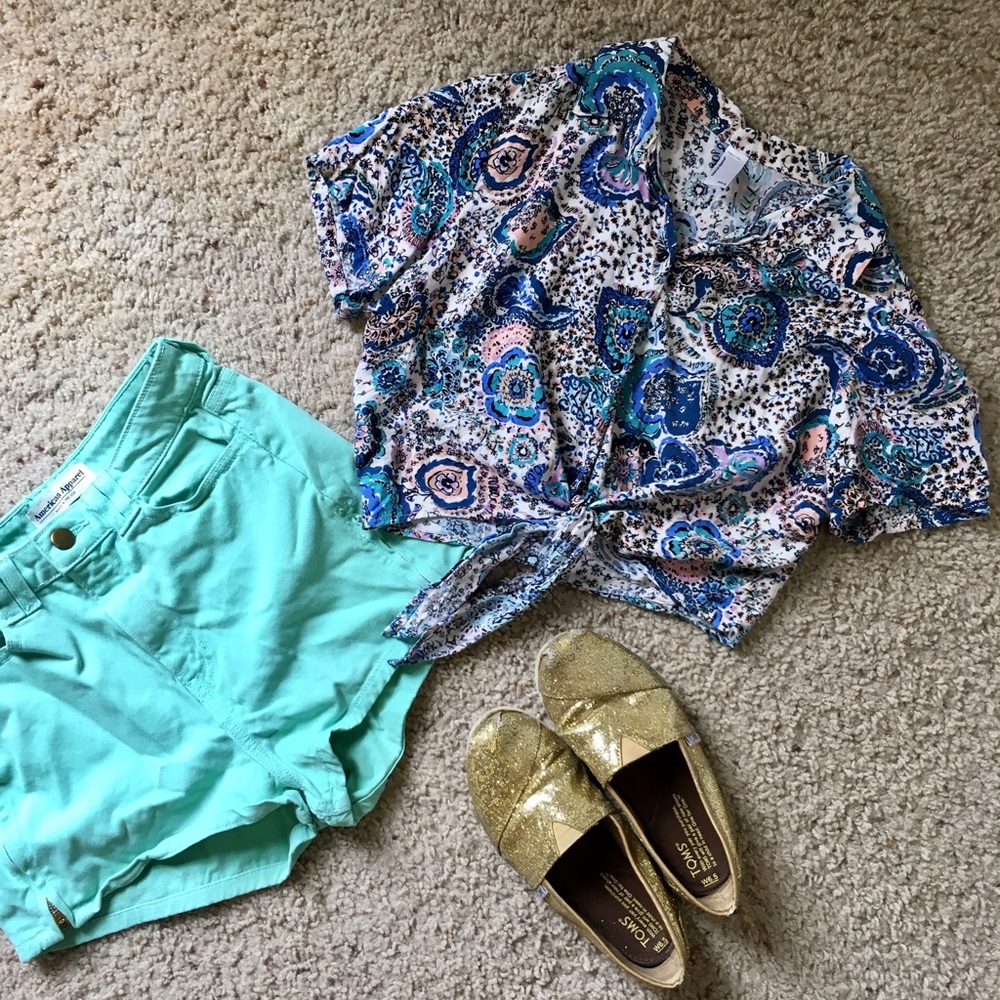 RARE AA printed tie up crop top button up