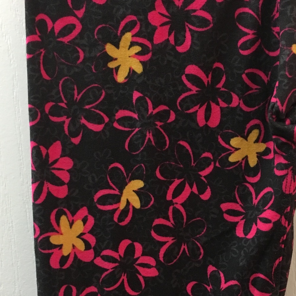 Lularoe pink/mustard flower leggings. BNWOT