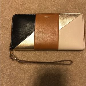 Fossil Wristlet