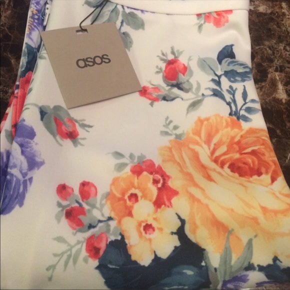 ASOS Floral Scuba Tregging Trousers - Picture 5 of 5
