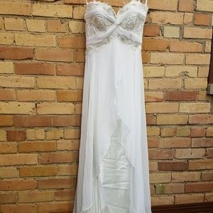 Strapless wedding dress