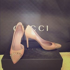 Gucci nude pumps