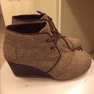 TOMS Brown Diamond Desert Wedge 8M
