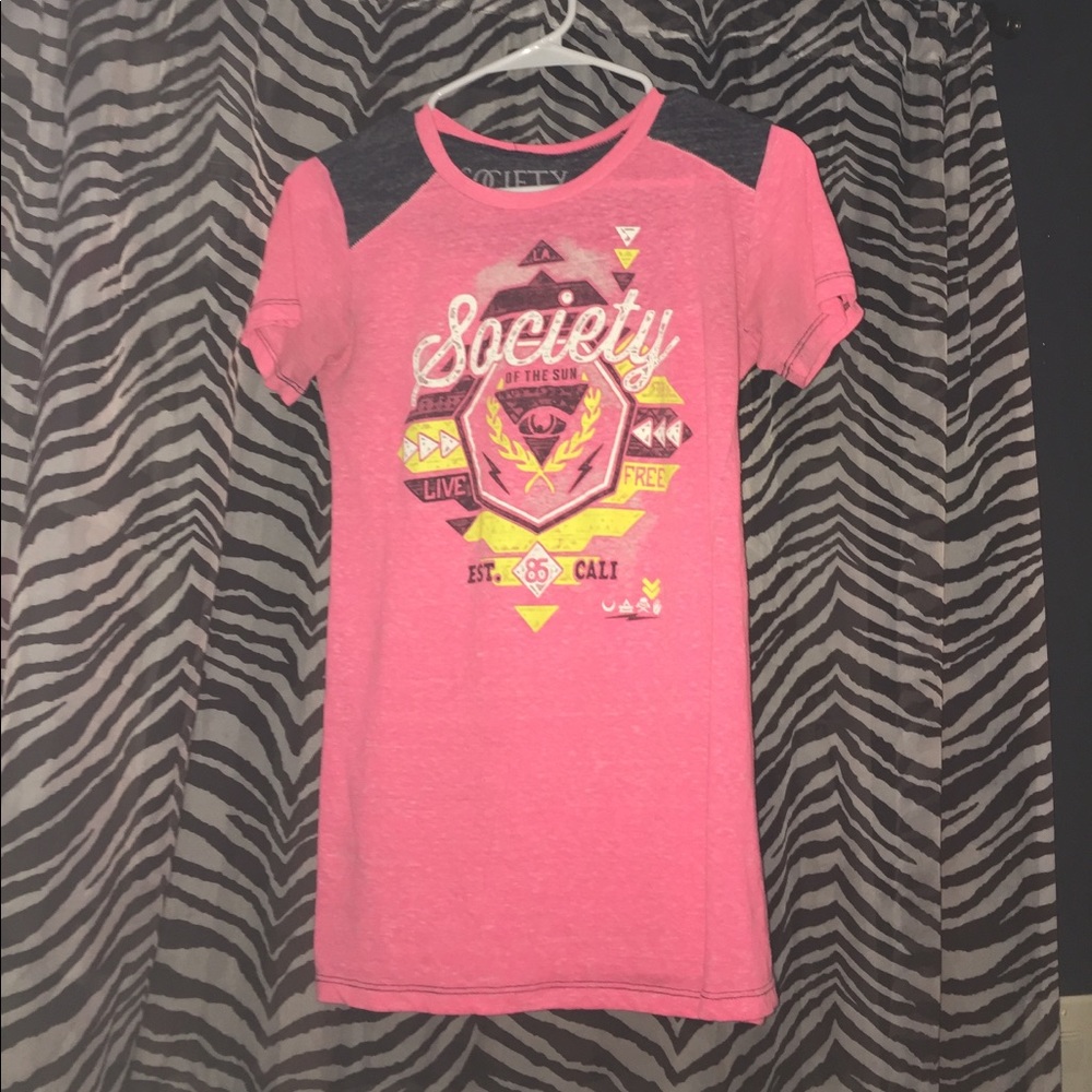 Pink and gray society tee from buckle
