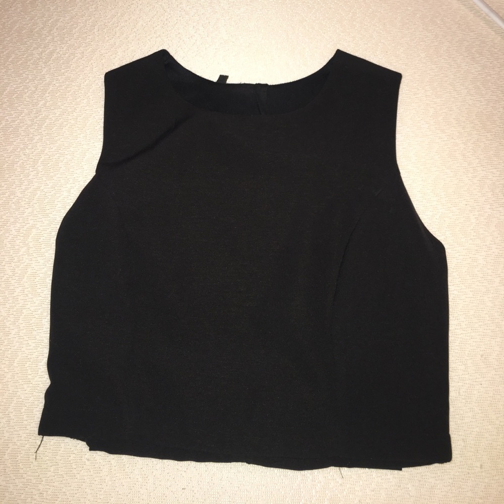 Black Croptop
