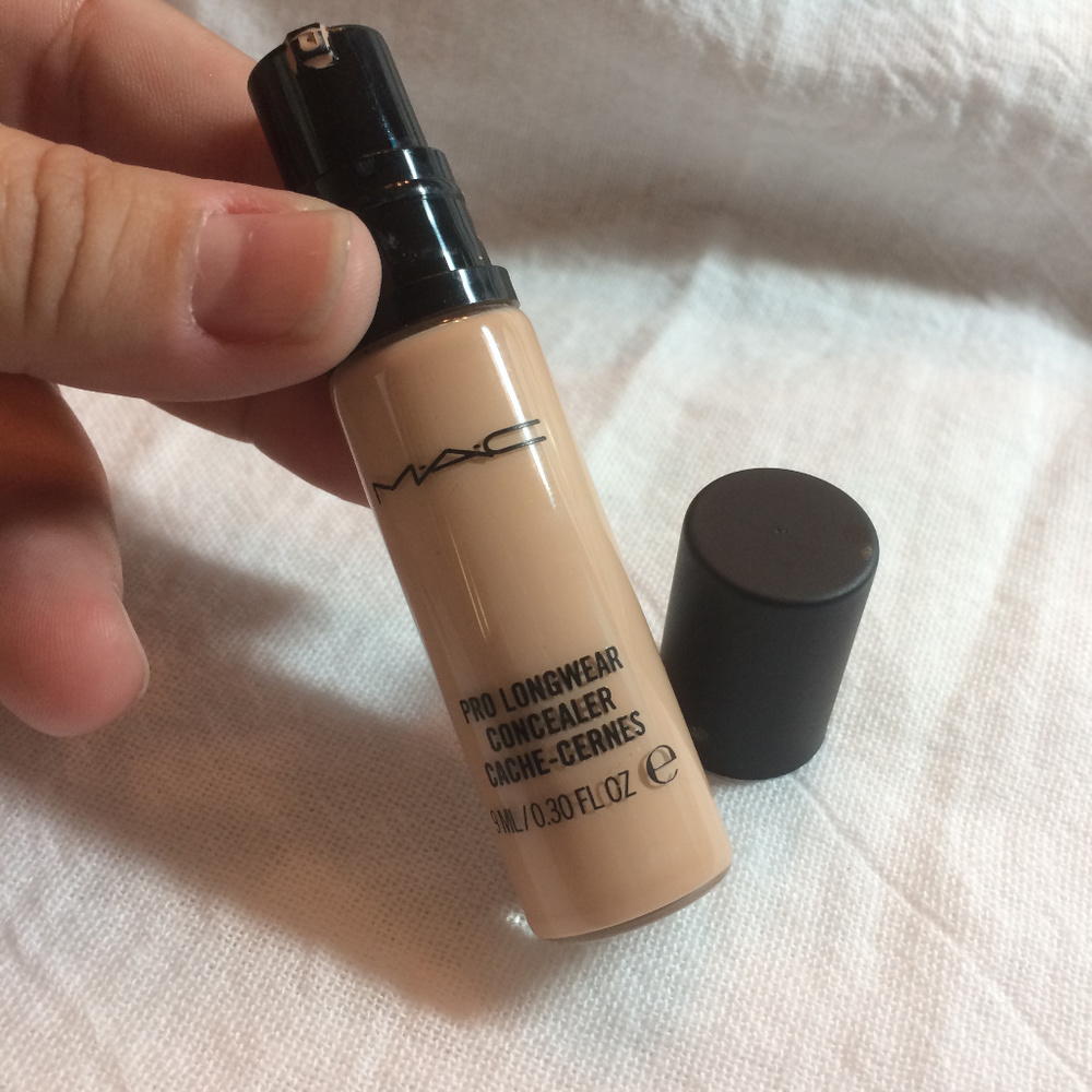MAC Pro Longwear Concealer NW20