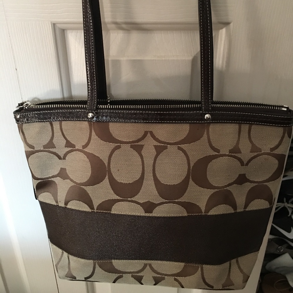 Coach purse - Picture 2 of 3