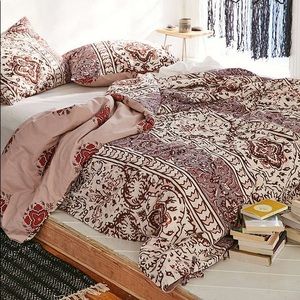 UO twin XL duvet cover & comforter