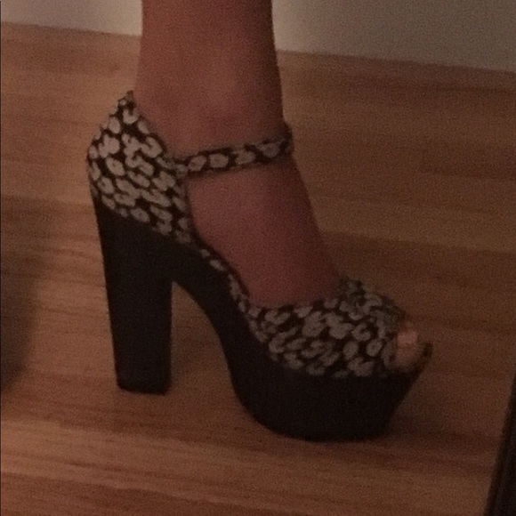 Shoes - Perfect Summer heel! Worn Once! Womens Size 6.5