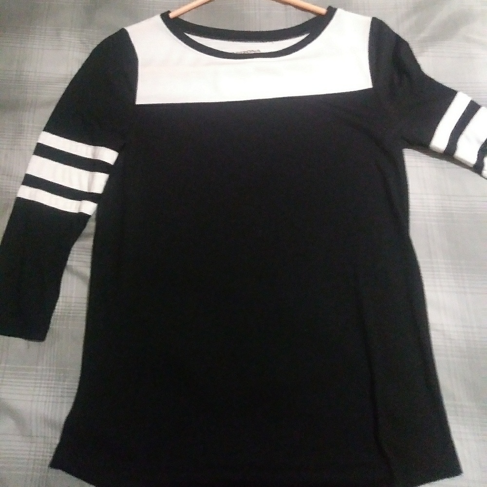 Arizona black and white 3/4 shirt