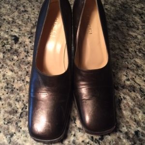 GUCCI Classic Bronze Leather Chunky High Heel LOAF