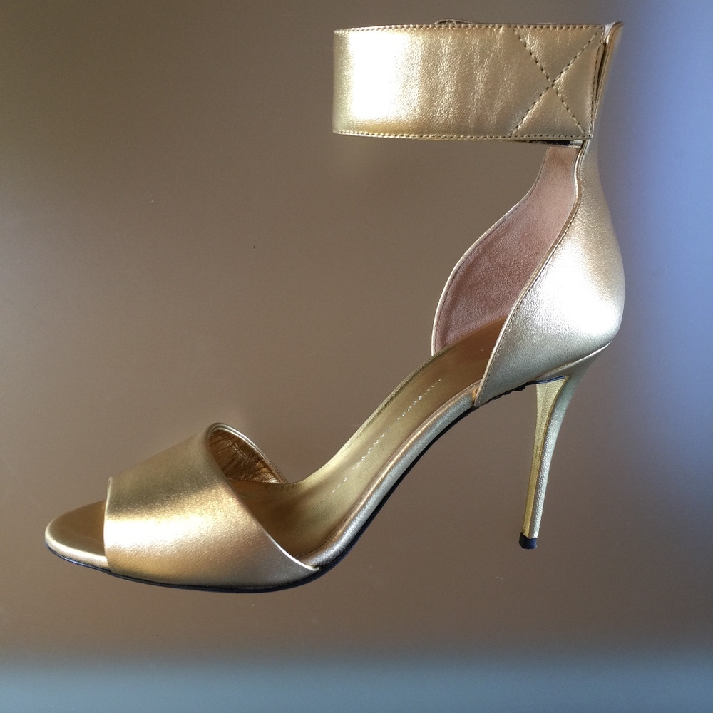 Guiseppe Zanotti gold metal stilletos I40088