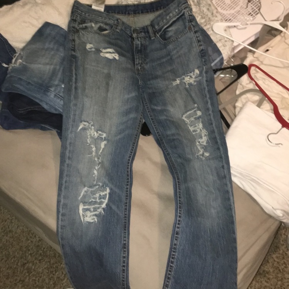 Levi ripped jeans