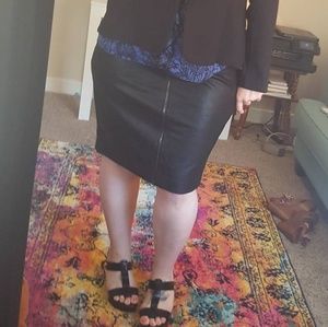 Forever 21 black faux leather skirt 3x