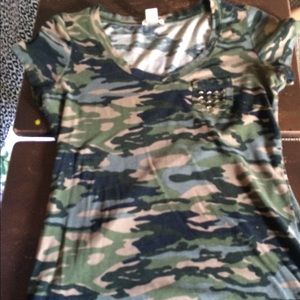 Women's Camo Print Top size large