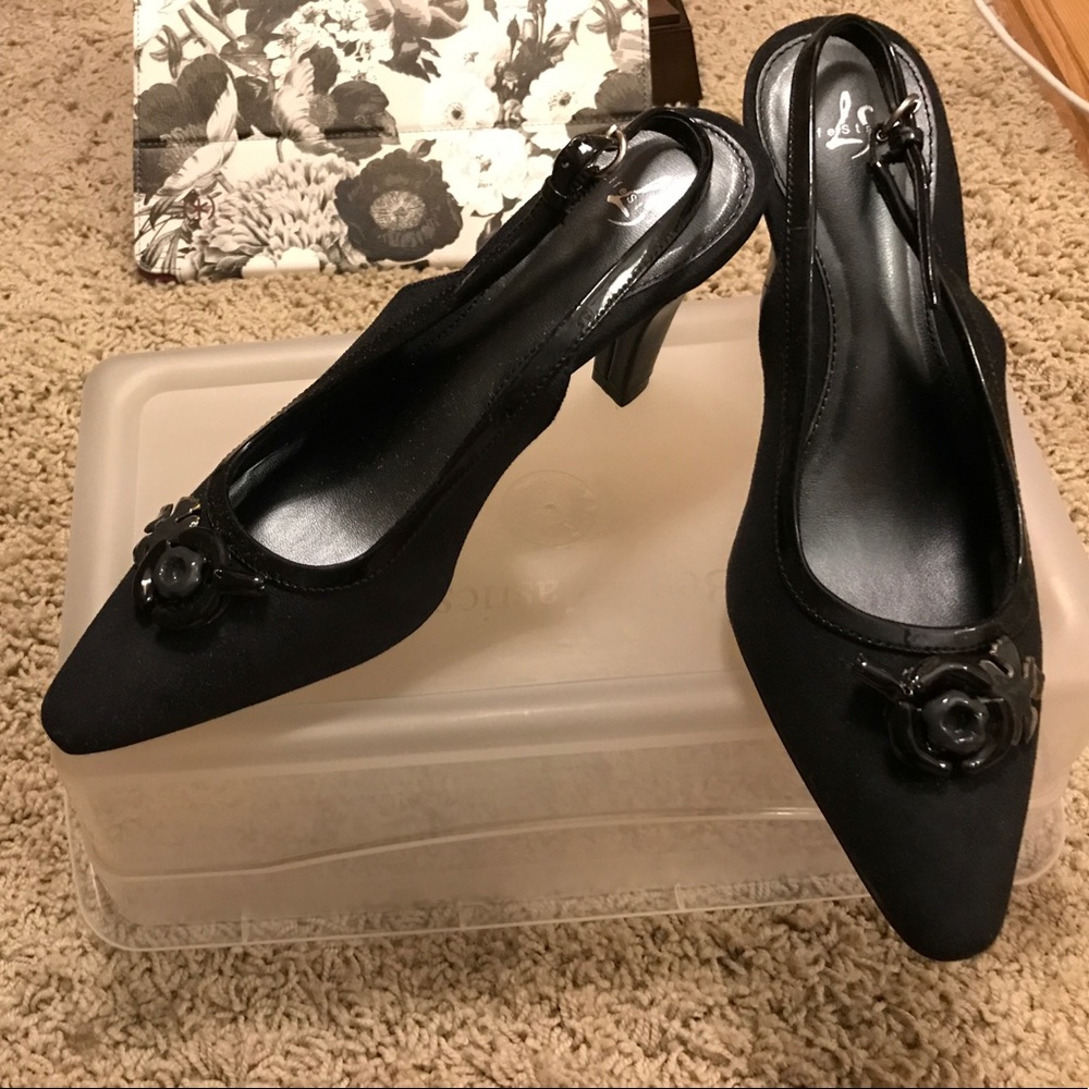 LifeStride suede black heels size 6W