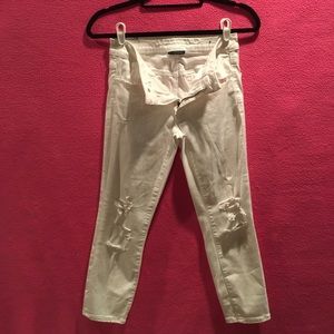 American Eagle Super Stretch Distressed White Jean