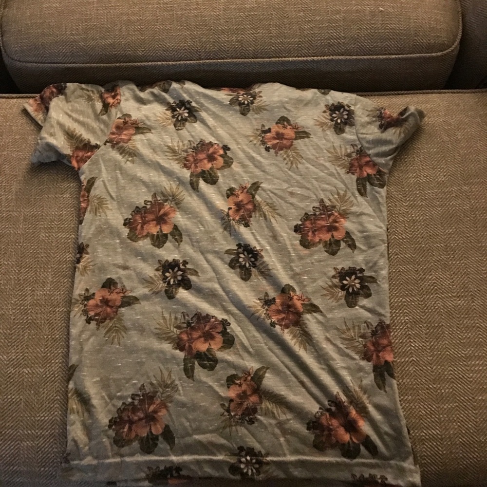 Tee