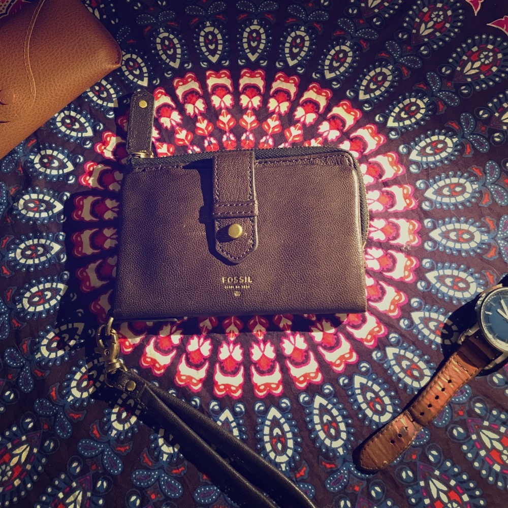 Grey/Brown Leather Fossil Wristlet