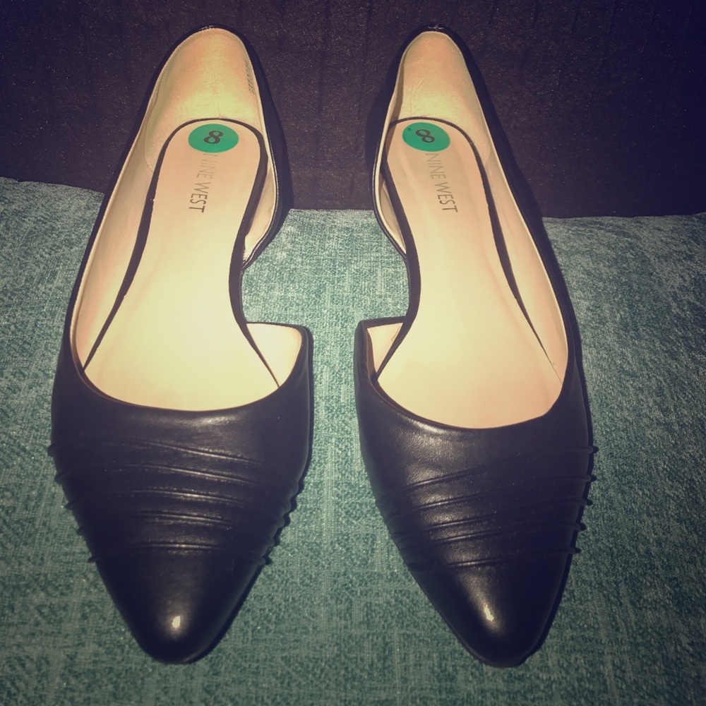 Pointed Toe / Cut Out Side Nine West Flat