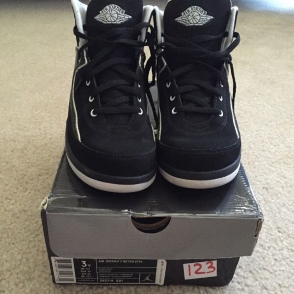 Air Jordan chrome 2