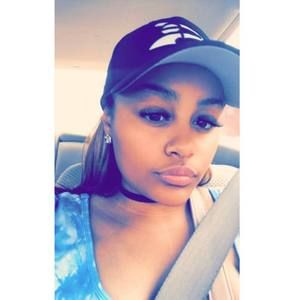 Meet your Posher, Mikayla