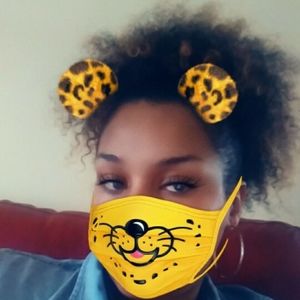 Meet your Posher, Ebony