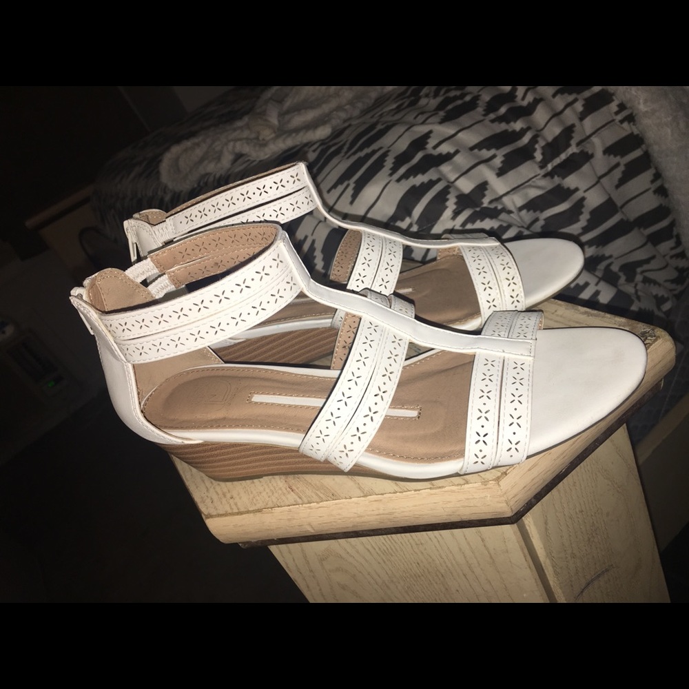 New White heel/sandals