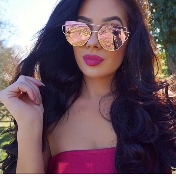 Gorgeous Rose Gold Mirrored Sunglasses - Picture 3 of 8